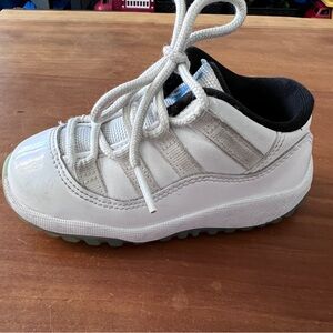 Jordan 11 Retro (TD) Legend Blue Sneakers